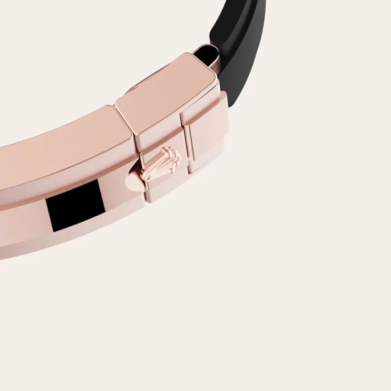 anim-bracelet-material-portrait-126515ln-cd-oysterflex-black6--0104