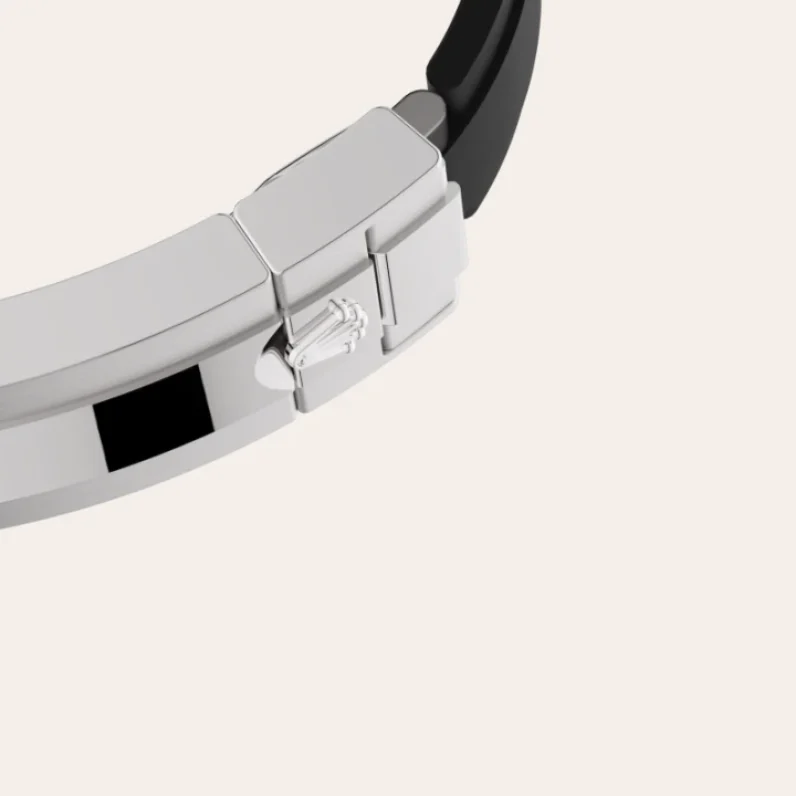 anim-bracelet-material-portrait-126519ln-cd-oysterflex-black10--0104