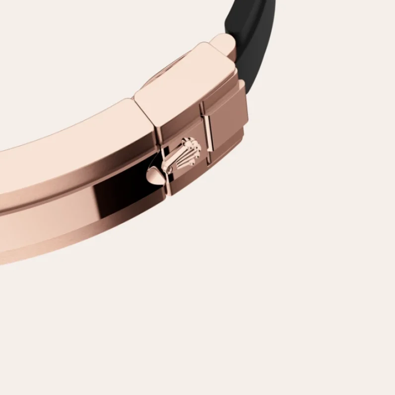 anim-bracelet-material-portrait-126535tbr-cd-oysterflex-black6--0104